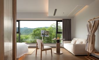 Zhangjiajie Ruyuan Homestay (Wulingyuan Landmark Store, National Forest Park)