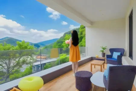 Yashi Mountain Stream · Children's Swimming Pool | Designer Parent Child Vacation Scenic Stay Отели рядом с достопримечательностью «Zhejiang Jianren Specialty Institute»
