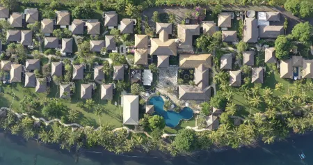 Puri Bagus Lovina Отели рядом с достопримечательностью «GKII BUKIT KALVARI BANYUSERI»