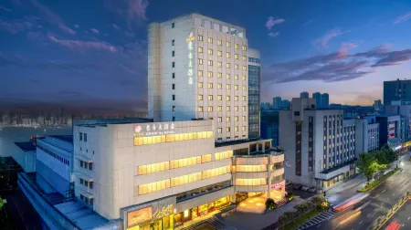 Oriental Grand Hotel (Tongxiang Central Wanxianghui Store)