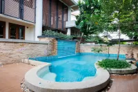 CENTRAL PLACE HOTEL Hotels near The Red Bridge, Dolphin Watching Area