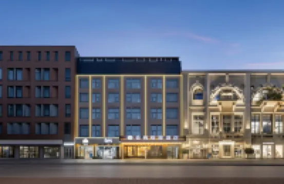 Yunqi Jingcheng Hotel (Minzhong Leyuan Jianghan Road Pedestrian Street Branch)