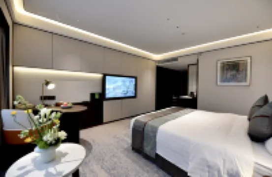 Howard Johnson Tianyi Hotel Guizhou (Guiyang North Railway Station Qianlingshan Park)