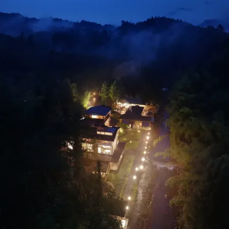 Huashuiwan Xiyuxi Hot Spring Homestay