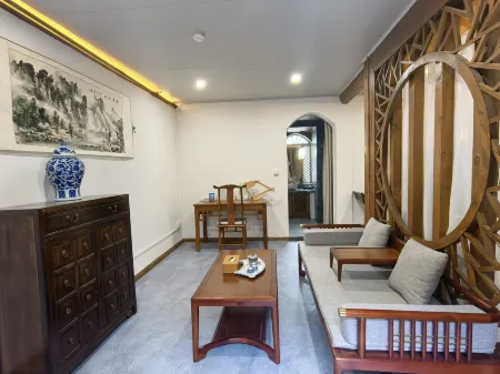 朗雲Cloud·古韻花境庭院（麗江古城店）