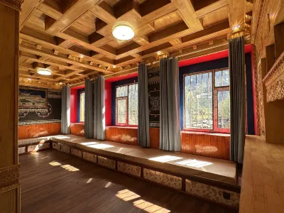 Jue'a No.1 Homestay (Jinling Township) Hotels near Three Color Lake