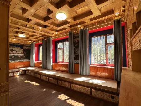 Jue'a No.1 Homestay (Jinling Township) Отели в г. Бяньба