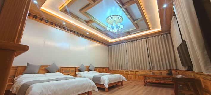 Gesang Meiduo Lodge | Mountain View Hotels in Heishui