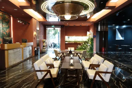 Space Hotel (Kunming Cuihu Hunan Pedestrian Street) Отели рядом с достопримечательностью «Kunming University of Arts and Sciences (Longquan Campus)»