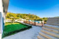 Lihuaxiang Wild Su Country Resort - Pet friendly