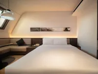 Madison Hotel (Harbin Pedestrian Zhongyang Street Railway Station)