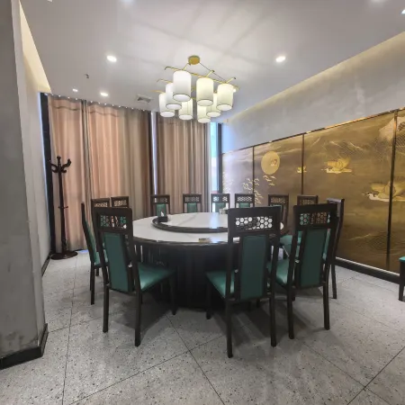 Karljek Kyung Hui Hotel