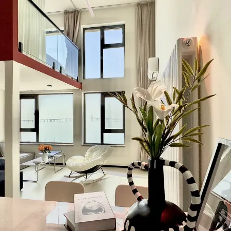 Qingyu Seaview Loft Apartment (Qingdao North Railway Station Branch)