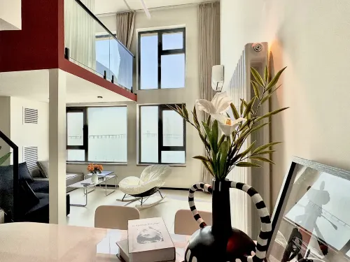 Qingyu Seaview Loft Apartment (Qingdao North Railway Station Branch)