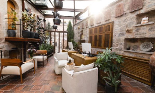 Millstone Cave Suites Hotel