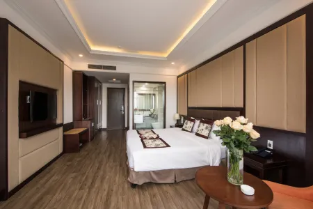 Mong Cai Palace Hotel