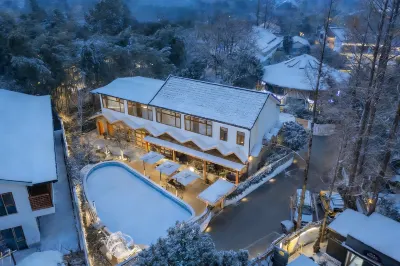 安吉小癮・一木一宿・溫湯・暖爐煮茶 MANOR 民宿（奇幻嘉樂比店） 鄰近奇幻嘉樂比的酒店