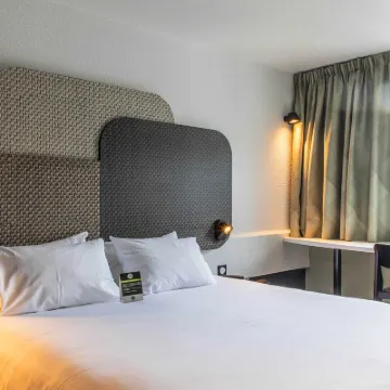 B&B HOTEL Lourdes Centre Gare 3 étoiles Hotels near Lourdes
