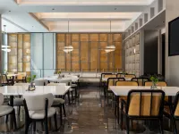 Atour Hotel (Longhu Times Financial Center), Guandu District, Kunming Hotels near Guandu