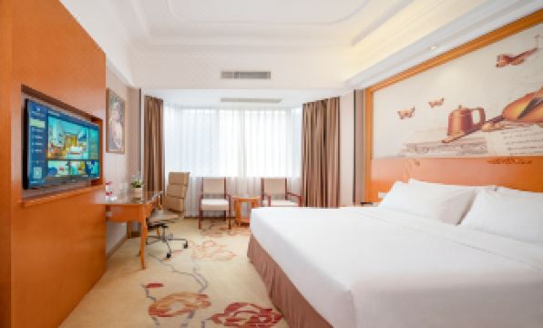 Vienna international hotel (Zhuhai Qinglv Road Riyuebei Grand Theater Branch)