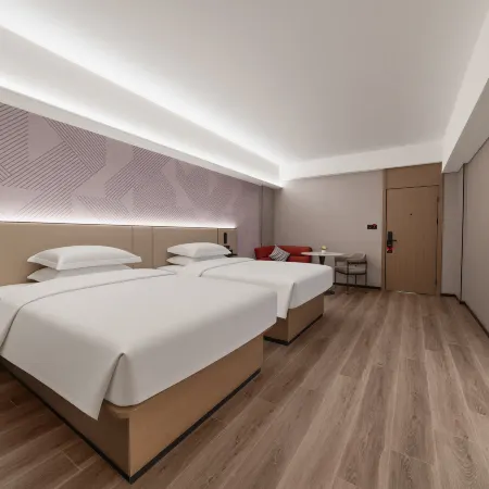 Borrman Hotel (Zhanjiang Dingsheng Plaza North Railway Station)