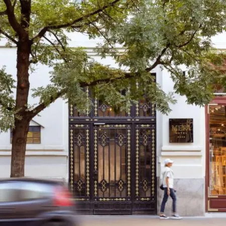 Mera Hotel Отели рядом с достопримечательностью «Будапешт Ай»