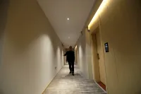 New Wanjia Hotel - 2-Star