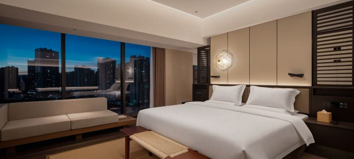 He · Linuo Urban Healing Hotel (Kunming Wanda Plaza) Hotels in Kunming