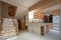 Chun&Build Luxury Inn - 2-Star
