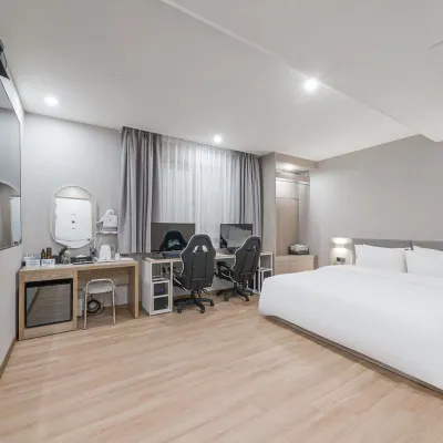 Hound Hotel Ulsan Haksan Отели рядом с достопримечательностью «Аэропорт Ulsan»