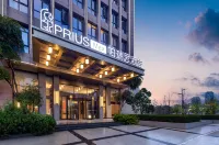 Pareisi Max Hotel - parking