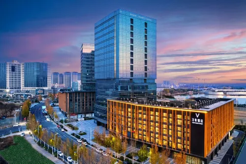 Wanxiang Hotel (Zhengzhou Xinzheng Shuanghe Lake Central Park Shuanghe Lake Subway Station)