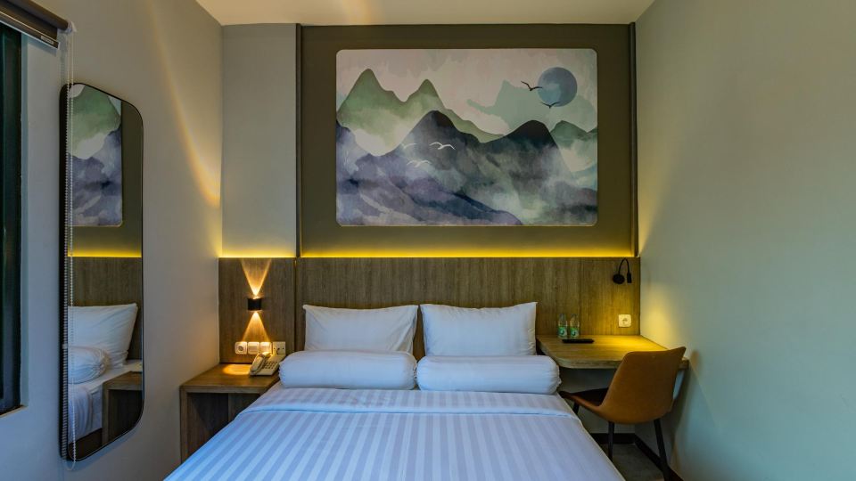 Front One Budget Hotel Tirtonadi Solo