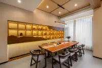 Qiyun Mountain Retreat (Wangxian Valley Scenic Area Branch)