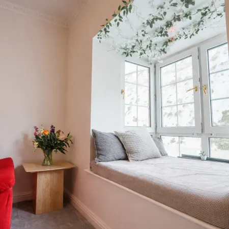 Cozy 1BR Seaside Apt in Brighton Marina Village