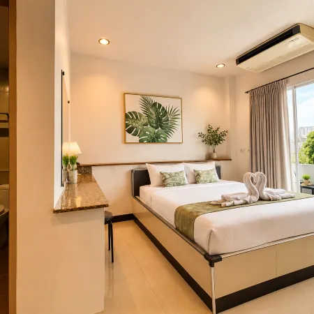 Ree Riverside Hotel Отели рядом с достопримечательностью «Тхонбури»