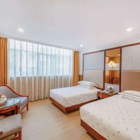 Huaxin Business Hotel (Zhuhai Gongbei Port Branch)