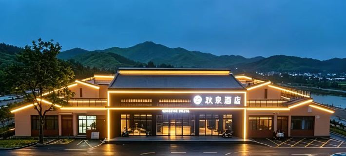 Linzhou Qiuquan Hotel (Hongqiqu Scenic Area) 林州のホテル