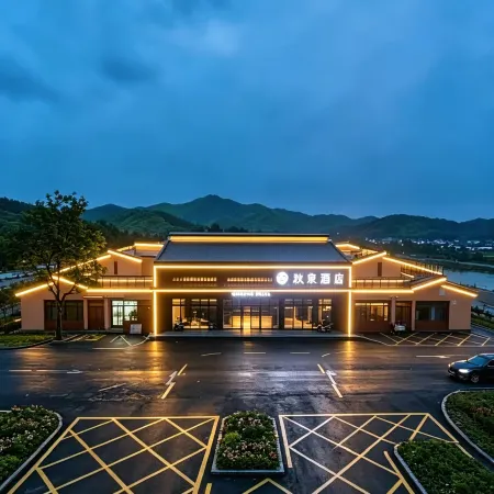 Linzhou Qiuquan Hotel (Hongqiqu Scenic Area)