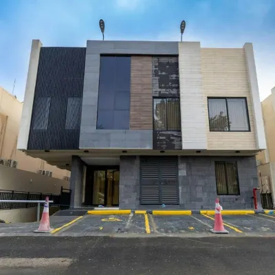 Darent Luxury Two Bedroom Apartment Al Rawdha Hotels near Al Rawdah