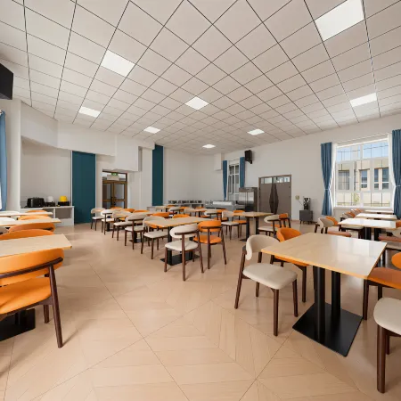 Mandarin Holiday Hotel