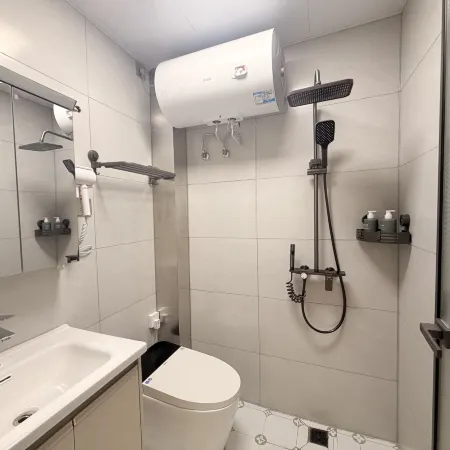 Senli Homestay (Yining Liuxing Street)