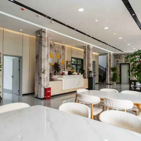 Linwan Hotel (Wumeng Grass Plain)
