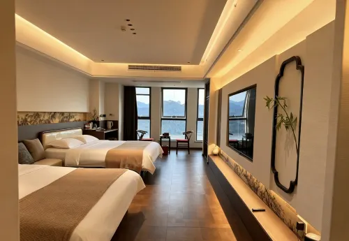 Jianglan • RIVER • Cinema Boutique Stay (Yichang Three Gorges Visitor Center Wanda Plaza) - Bergblick