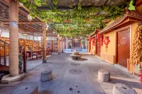 Huashan Outdoor Theme Hotel - bar
