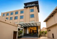 Hotel Pinak - parking