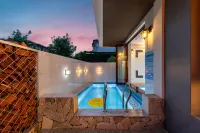 Floral Hotel·WIN Résidence — Luxury Pool Villa (Qinhuangdao Vocational and Technical College) - piscine