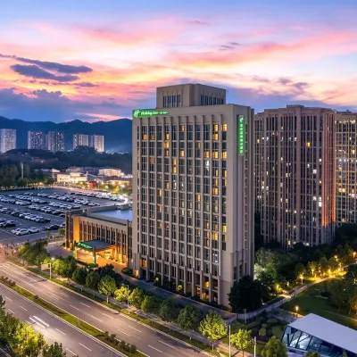 Holiday Inn Chongqing High-Tech Zone by IHG Hotels near Chongqing Zhongmei Haijiya International Hospital