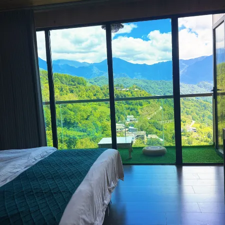 Dawa Peninsula Lakeside Homestay