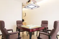 Logic Cat Designer Hotel (South High-speed Railway Station) - Homestays